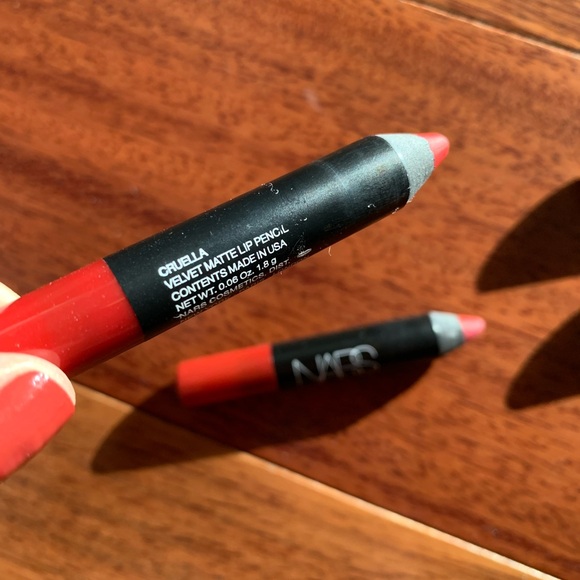 2x Mini NARS Velvet Matte Lip Pencil, total: 0.12oz/3.6g - Picture 7 of 16